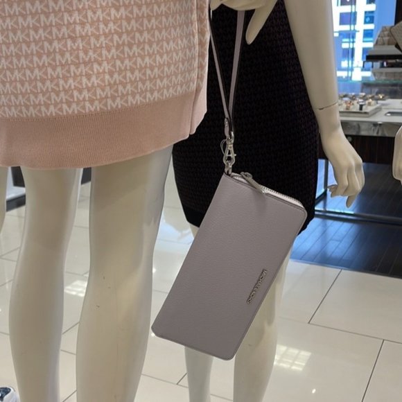 Michael Kors Jet Set Travel Large Travel Continental Wallet Leather Wristlet - Picture 15 of 16